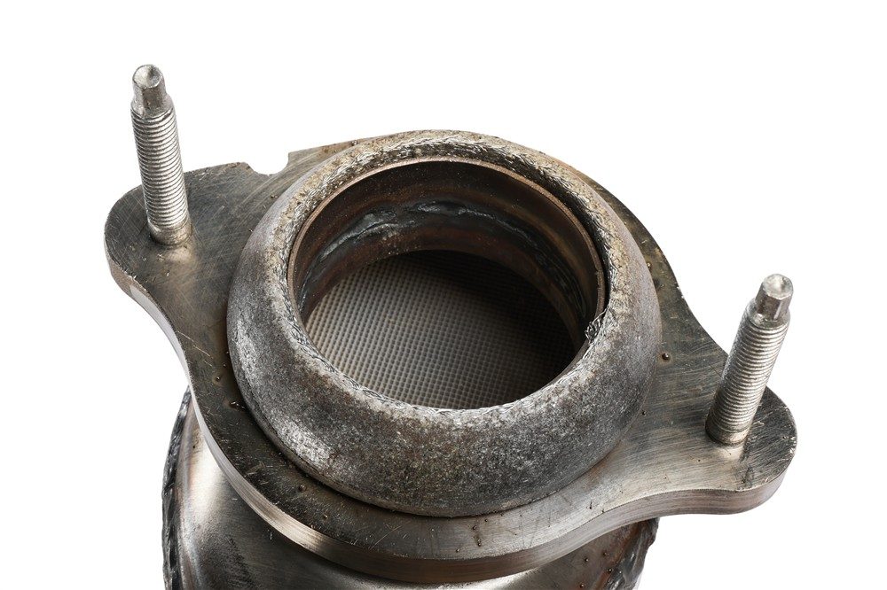 GM Genuine Parts Left Catalytic Converter 19418949 — image 3